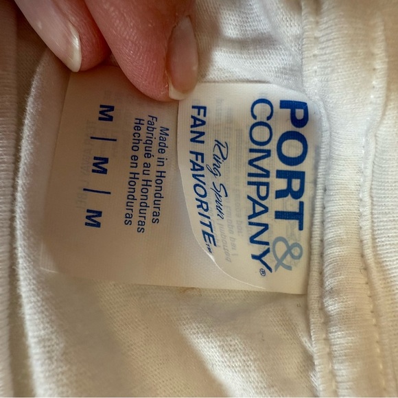 NWOT Girls Hunt Too White and Pink Women’s T-Shirt - Picture 8 of 8